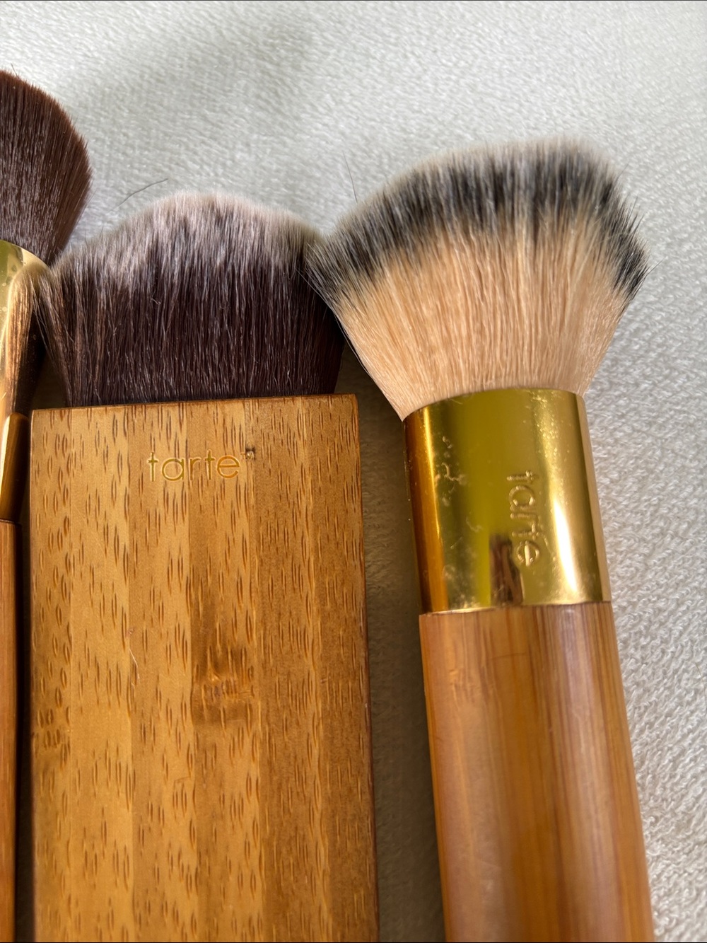 tarte Bamboo Handle Makeup Brush Set with Gold Ferrules and Brown Bristles - Picture 3 of 11